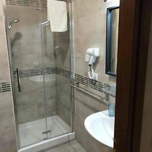 Camera standard con letto king size
